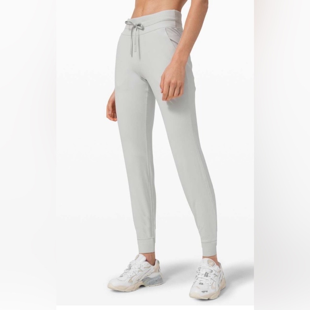 2020-Lululemon Ready To Rulu Pant *Updated
Vapor size 4